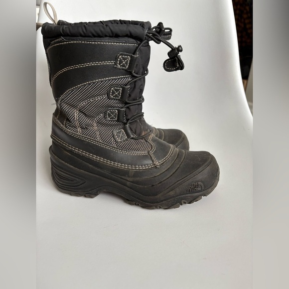 The North Face kids Alpenglow lV waterproof boots winter size 2 - Picture 1 of 6